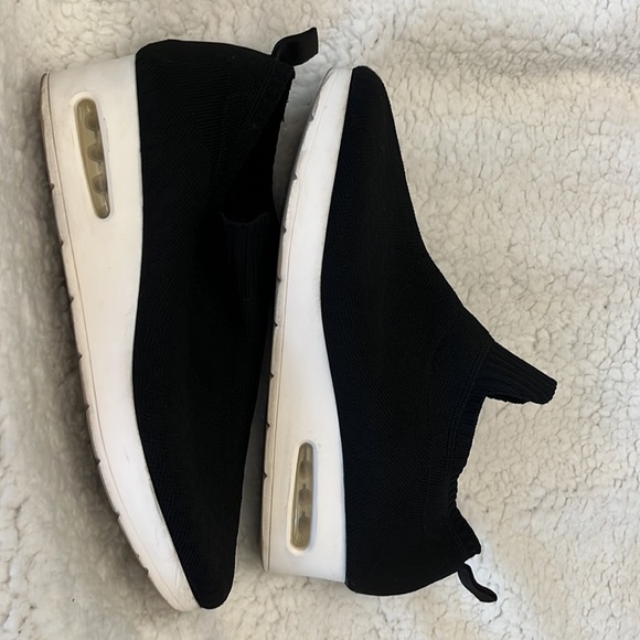 EUC DKNY slip on wedge sneaker shoes - Picture 14 of 16